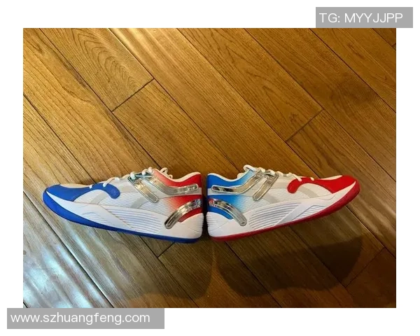 穿鸳鸯色足球鞋的球星独特风格与球场表现引发关注